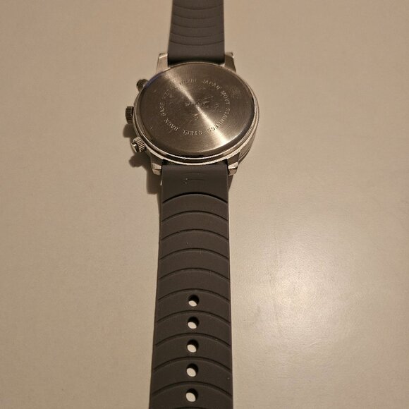 Gray Quartz Watch - Picture 3 of 4